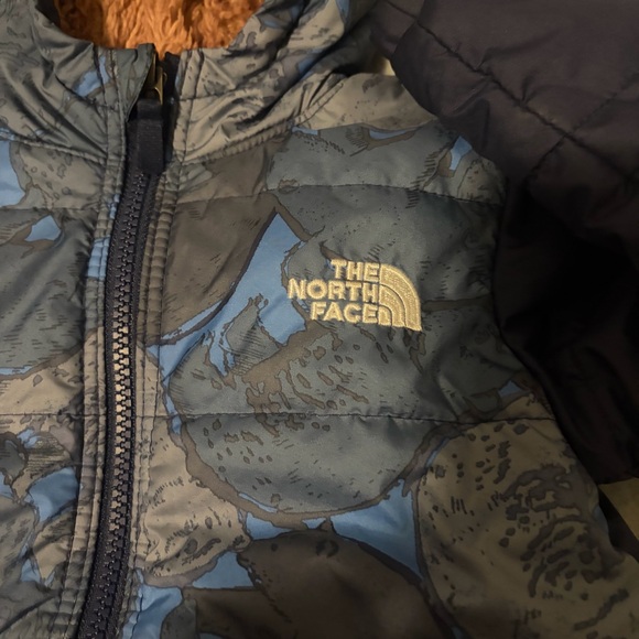 The North Face Jacket - Picture 2 of 5